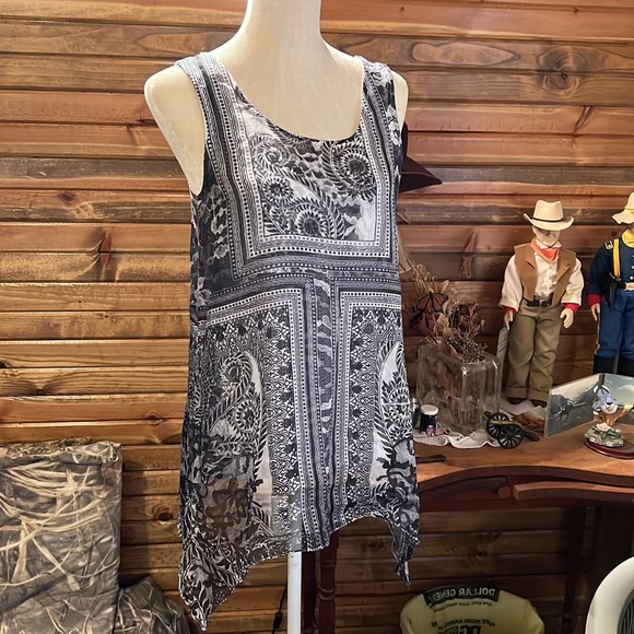 EUC One World Tank Top - Picture 2 of 11